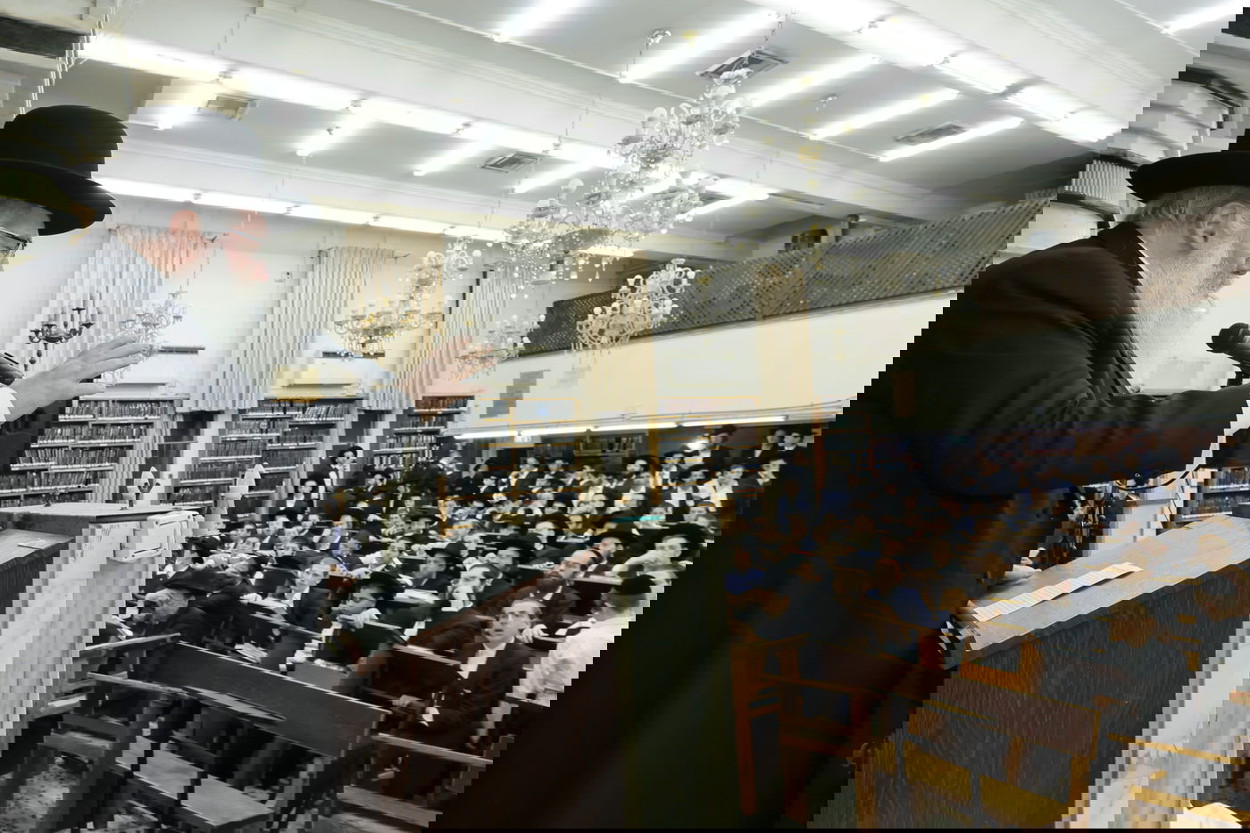 עצרת מחאה בכולל חזון איש בבני ברק