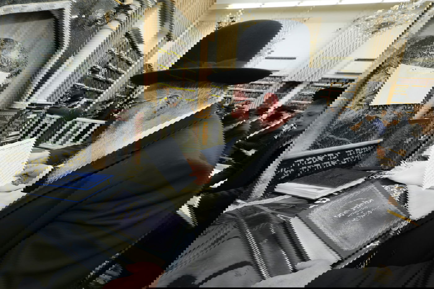 עצרת מחאה בכולל חזון איש בבני ברק