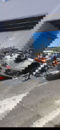 קשיש וקשישה התהפכו עם רכבם ברחוב המרכזי בראשון לציון