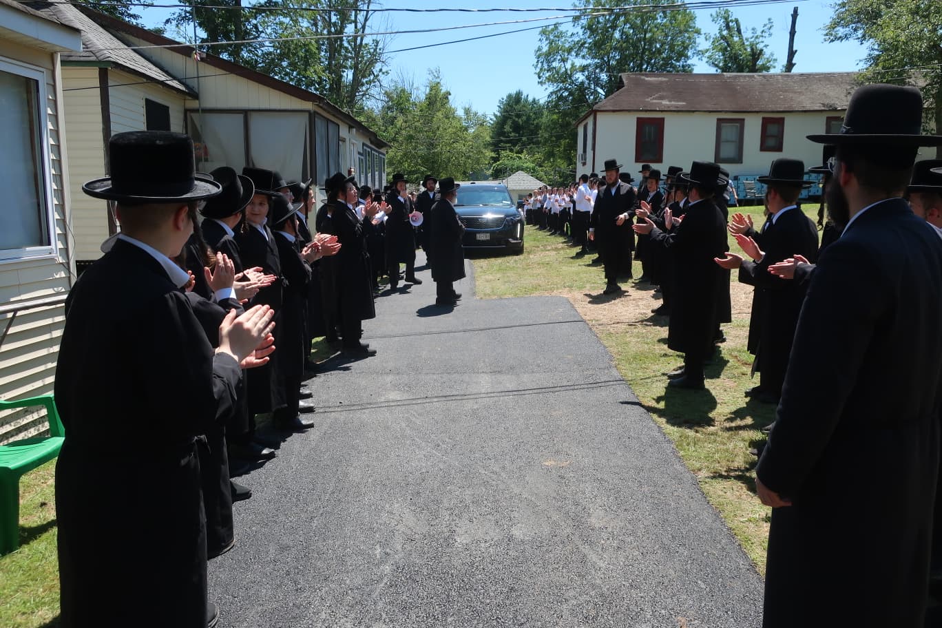 האדמו"ר מסקווירא מב"פ, בביקור במחנה סקווירא בקאנטרי