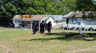 האדמו"ר מסקווירא מב"פ, בביקור במחנה סקווירא בקאנטרי