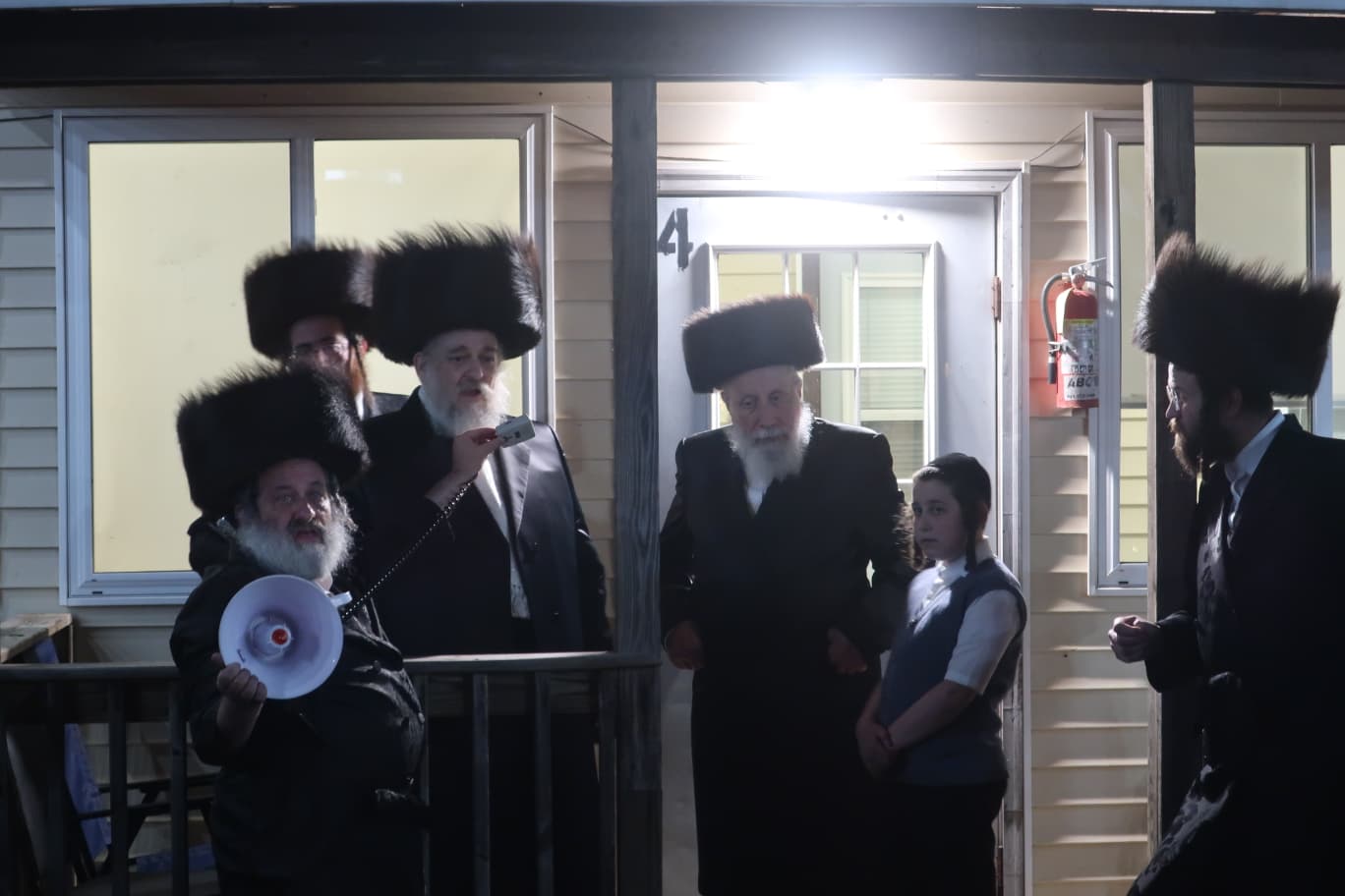 האדמו"ר מסקווירא מב"פ, בביקור במחנה סקווירא בקאנטרי