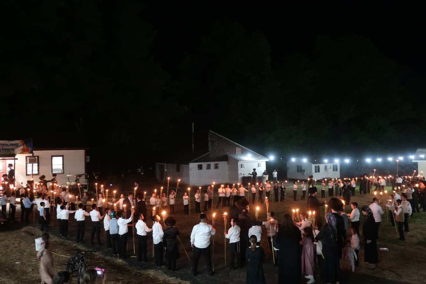 האדמו"ר מסקווירא מב"פ, בביקור במחנה סקווירא בקאנטרי