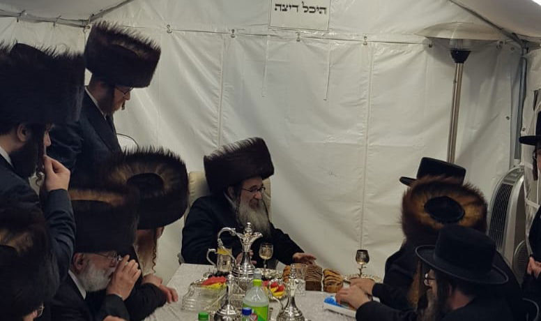 האדמו"ר מבית יצחק ד'ספינקא בביקור אצל הרה"צ רבי נחמן מנדל