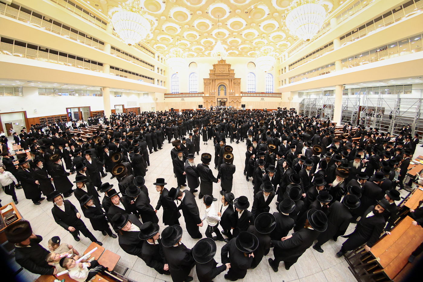 הכנסת ספר תורה לע"נ הר"ר ישראל נח ויזל ז"ל