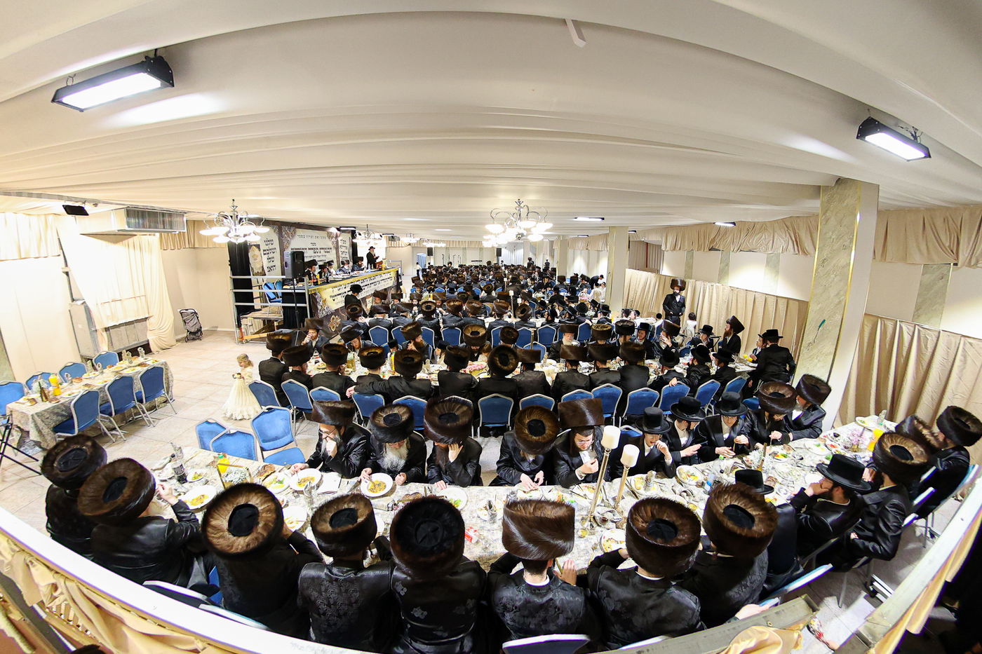 הכנסת ספר תורה לע"נ הר"ר ישראל נח ויזל ז"ל