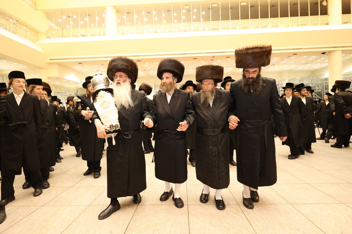 הכנסת ספר תורה לע"נ הר"ר ישראל נח ויזל ז"ל