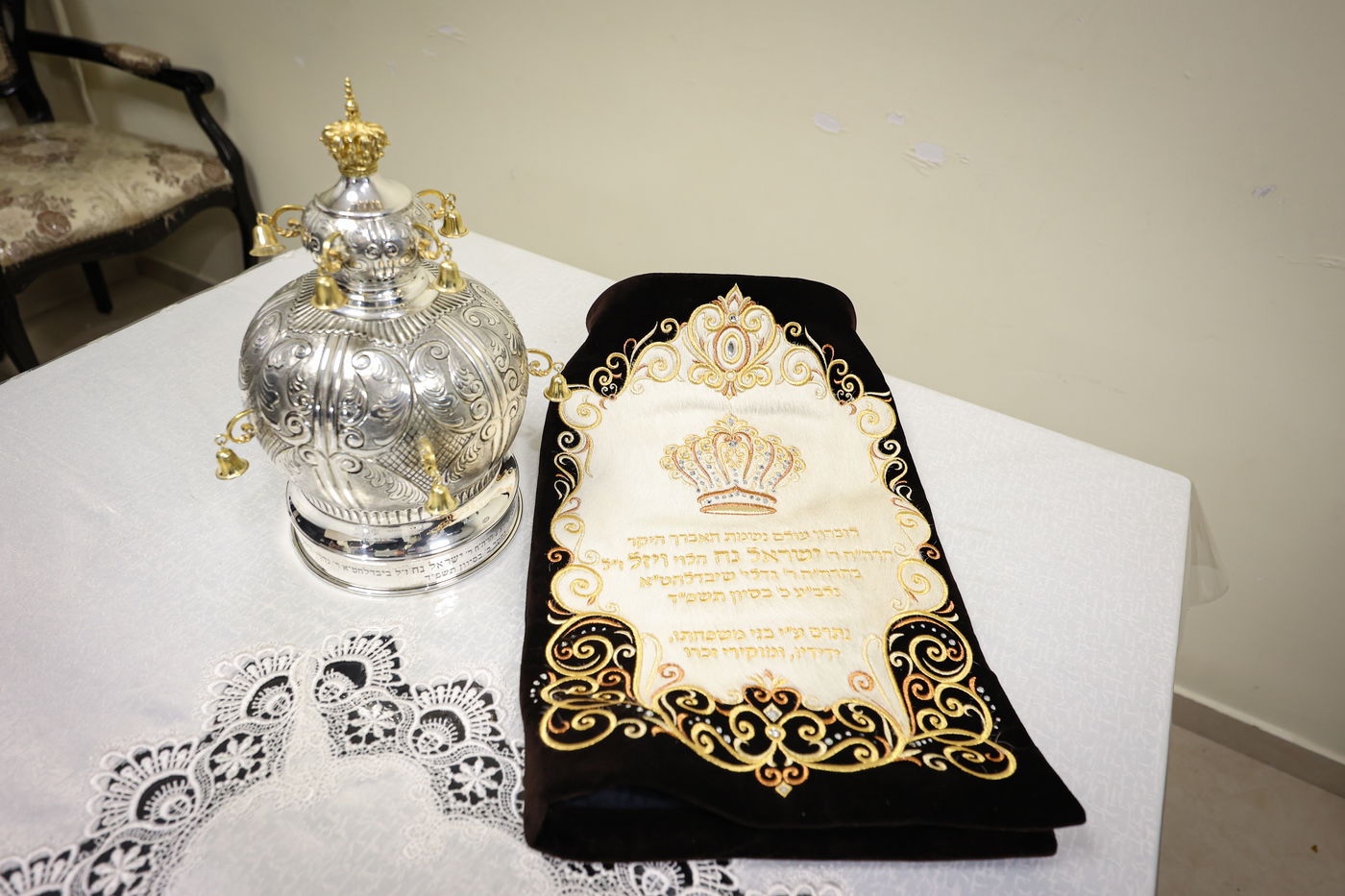 הכנסת ספר תורה לע"נ הר"ר ישראל נח ויזל ז"ל