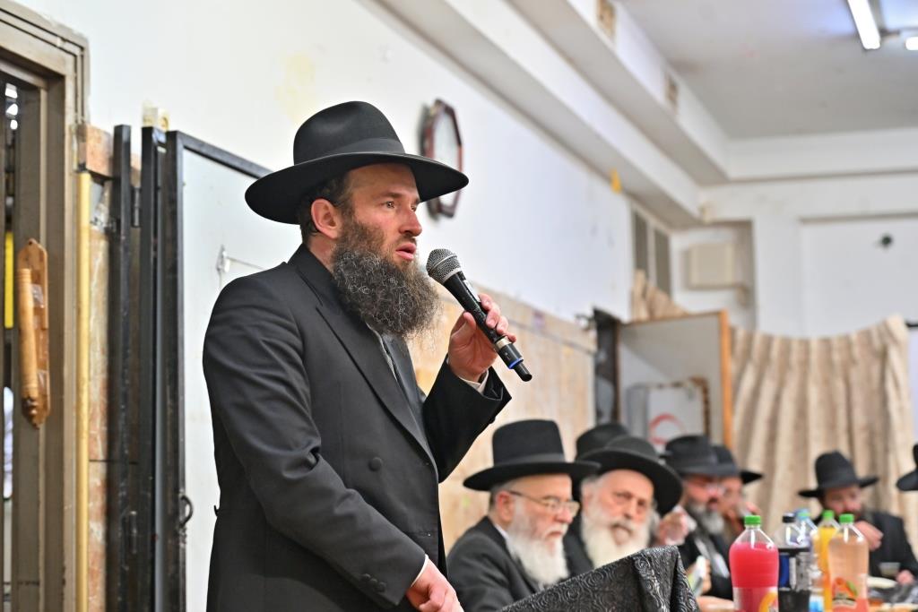 מעמד הכסת ספר תורה להיכל ישיבת הגרי"ש לצעירים