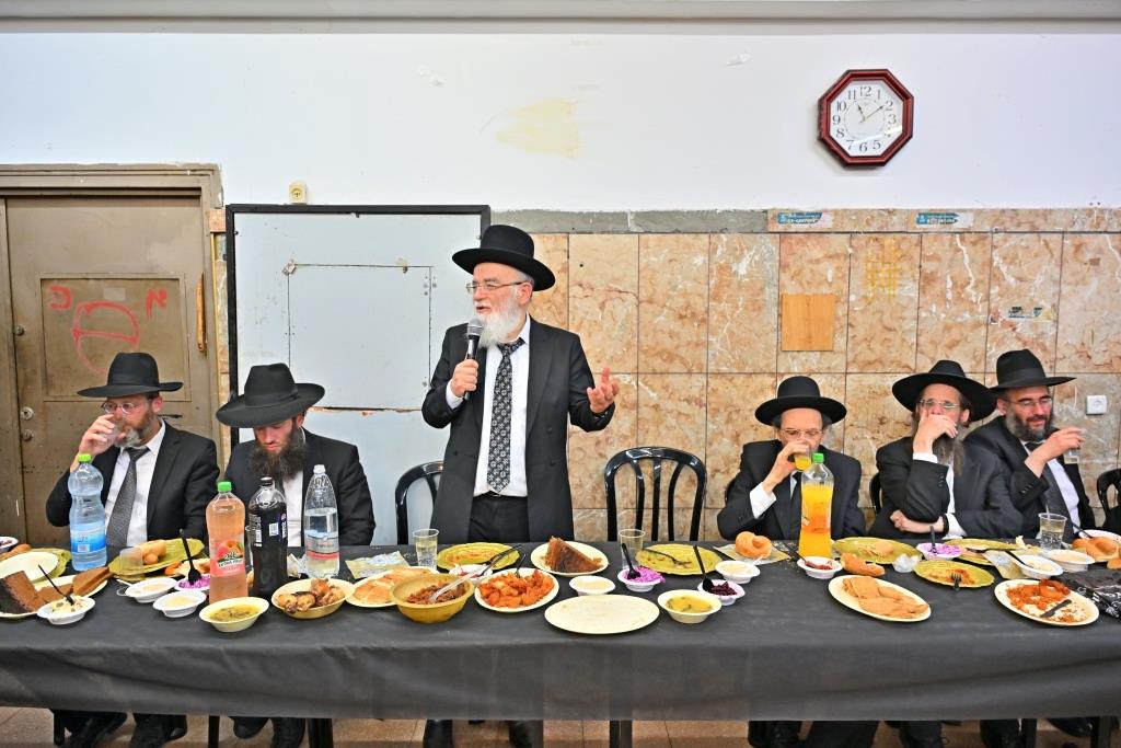 מעמד הכסת ספר תורה להיכל ישיבת הגרי"ש לצעירים