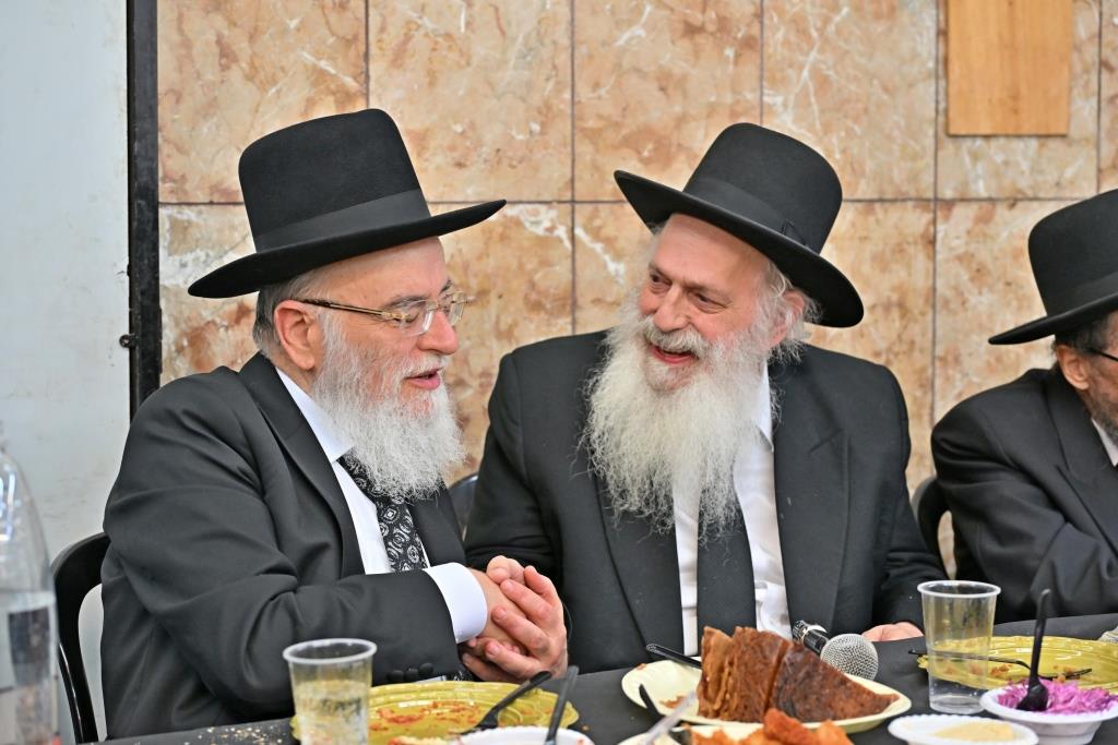 מעמד הכסת ספר תורה להיכל ישיבת הגרי"ש לצעירים