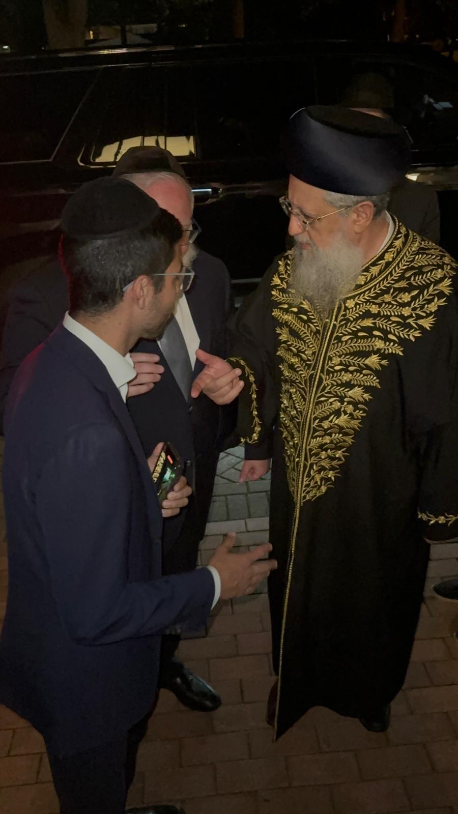 הראשל"צ הגר"ד יוסף בשבת בארה"ב 