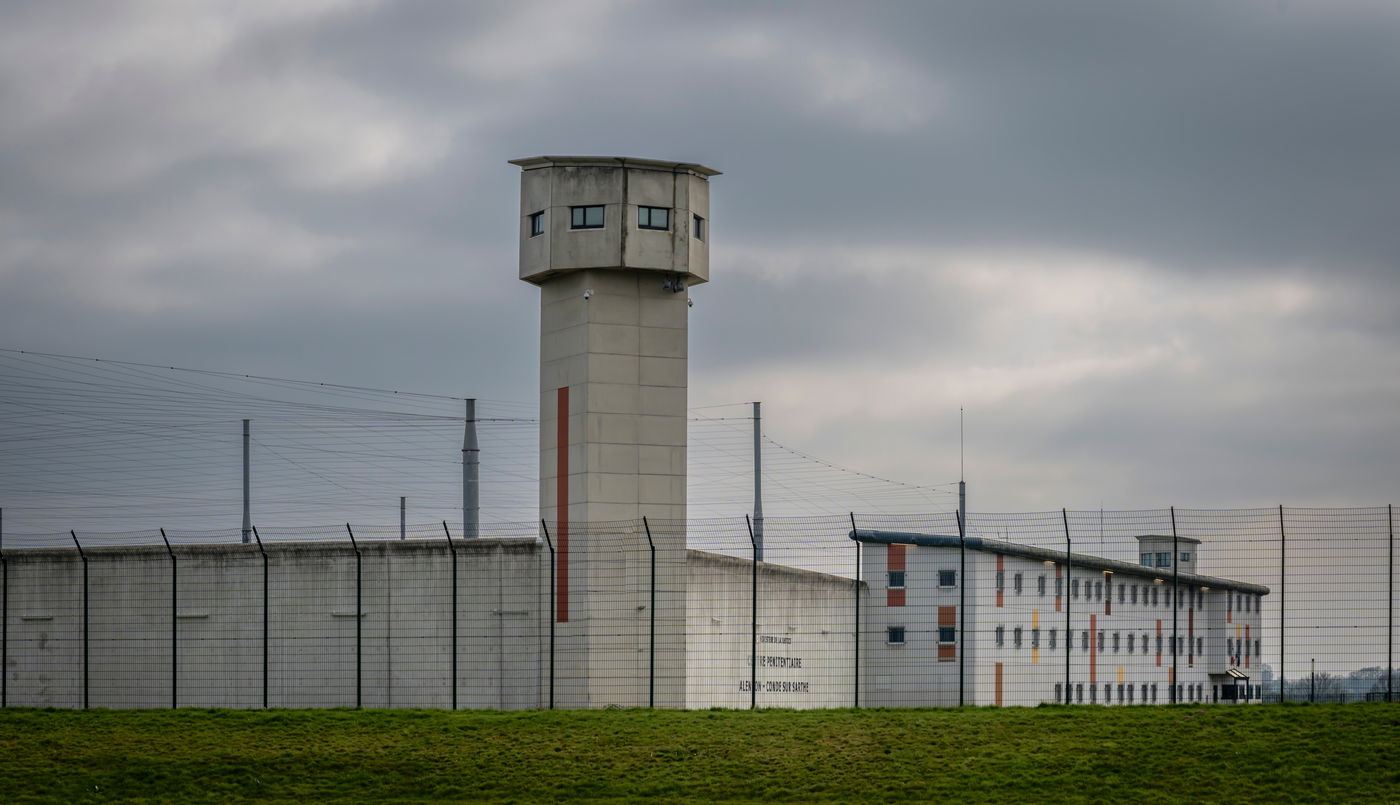 הזוי: אסיר צרפתי ניצל את שחרורו של חברו - וברח מהכלא בשק כביסה