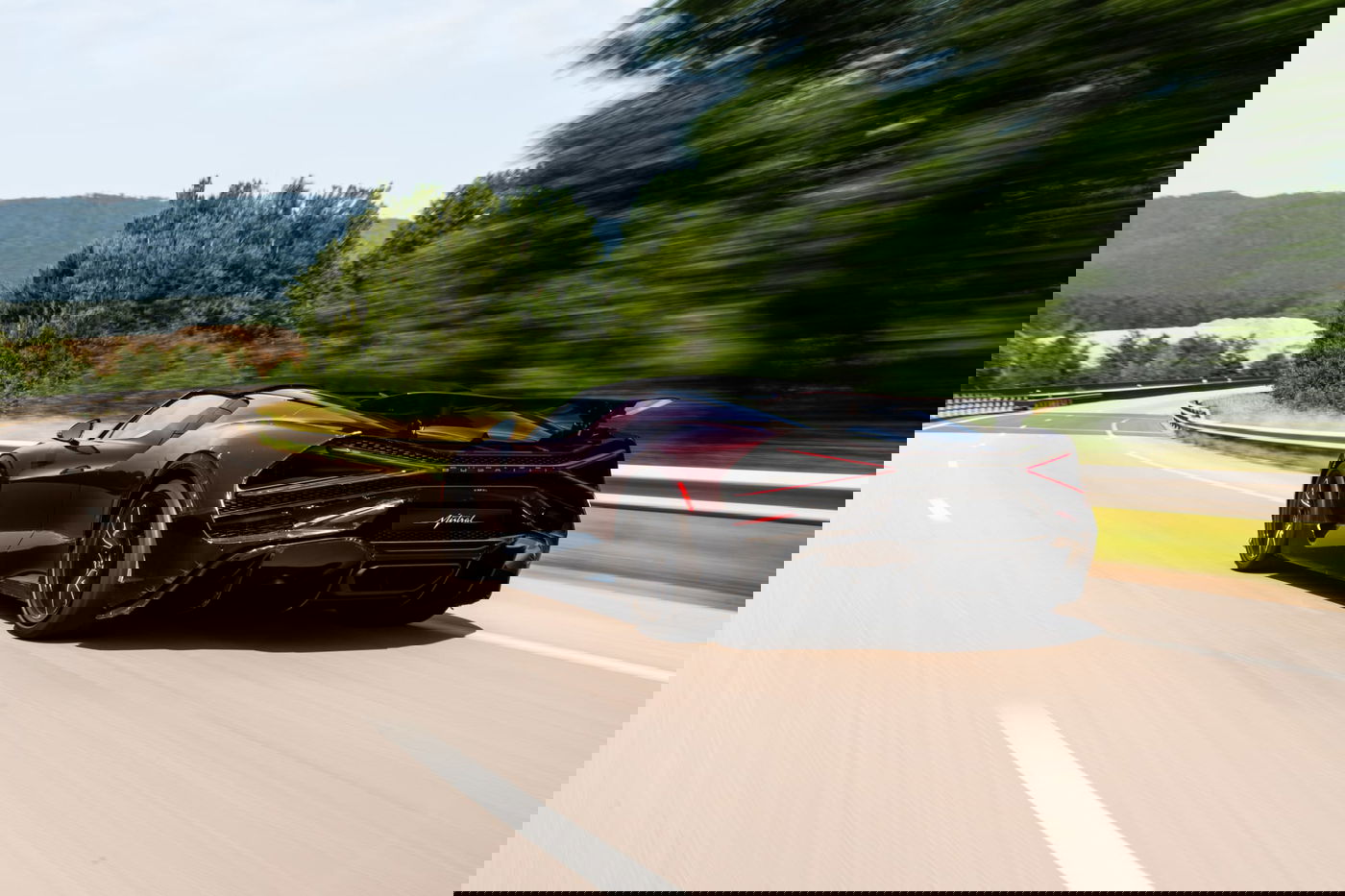 הבוגאטי מיסטרל במסלול המבחן