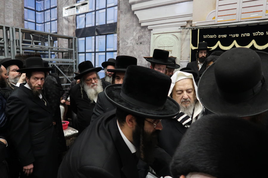 הבריתות בצילו של הגה"צ רבי יעקב מאיר שעכטר