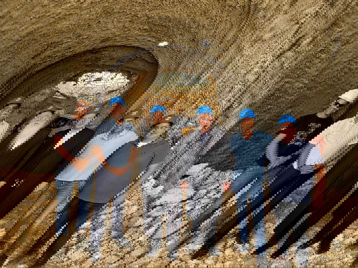 אחרי שנים רבות של המתנה: נפרצה המנהרה למעלית הכותל | תיעוד מרגש