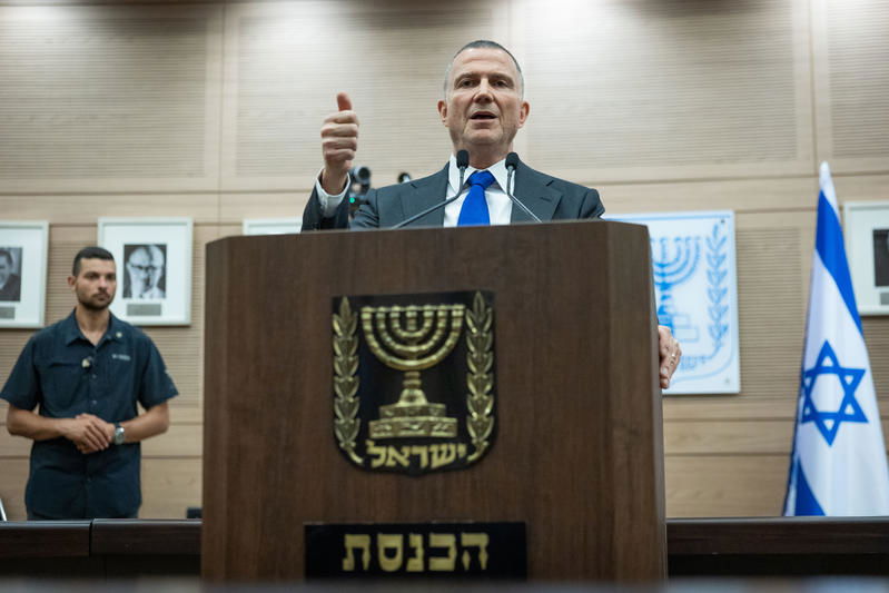 אדלשטיין לחרדים: "בלי סנקציות ואכיפה זה יהיה חוק 'בלוף', עתיד המדינה אינו נתון למשחק פוליטי"