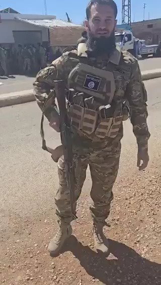 לוחם צבא סוריה שמשתייך לדיוויזיה 82,