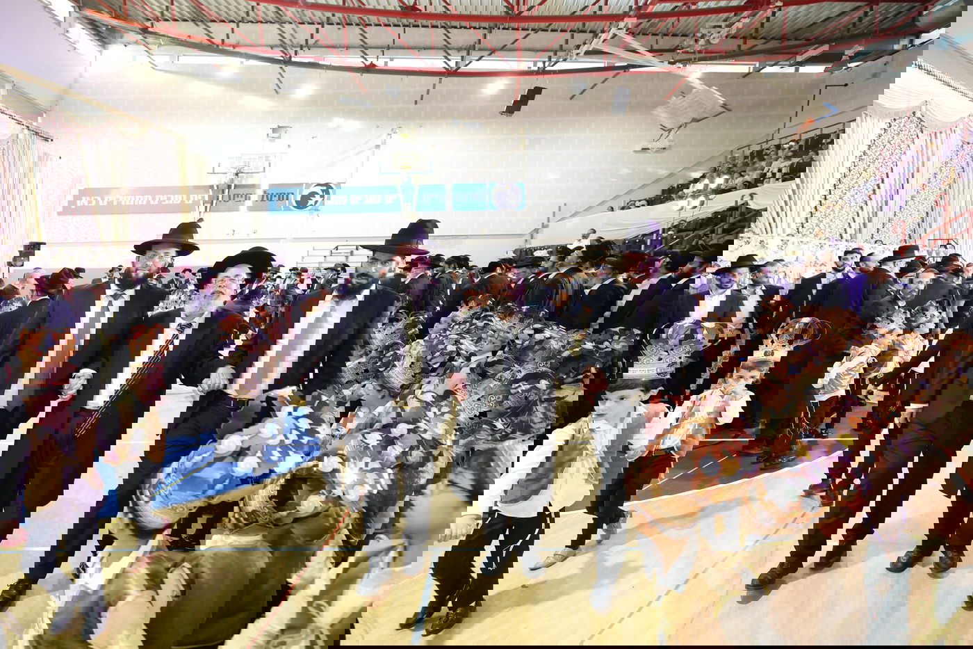 מסיבת חומש ב'מוסדי עולם'