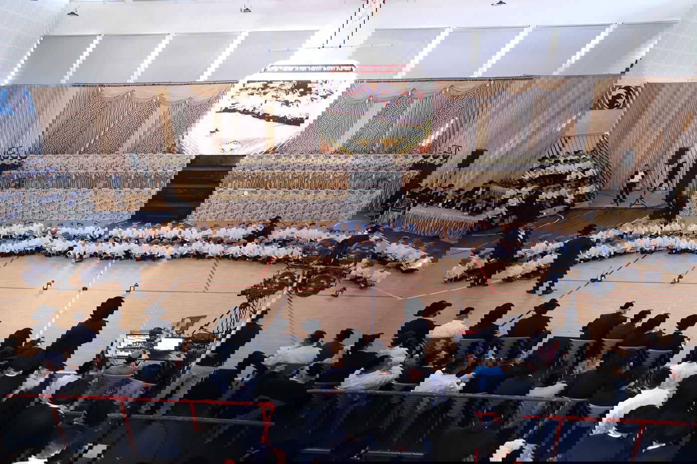 מסיבת חומש ב'מוסדי עולם'