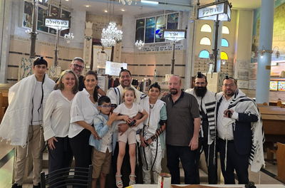 חגיגת בר המצווה בבית הכנסת הגדול, השבוע