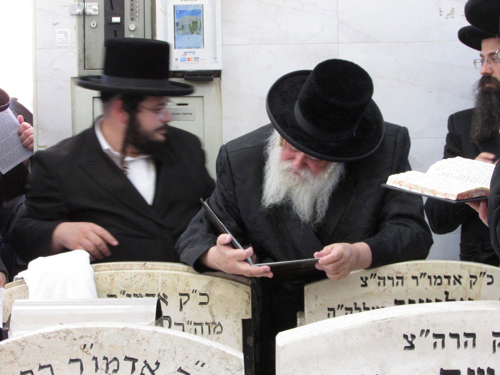 הילולא קדישא בקאסוב ויז'ניץ