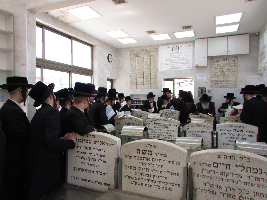 הילולא קדישא בקאסוב ויז'ניץ