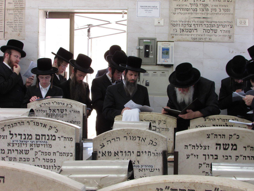 הילולא קדישא בקאסוב ויז'ניץ