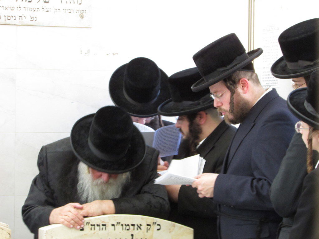 הילולא קדישא בקאסוב ויז'ניץ