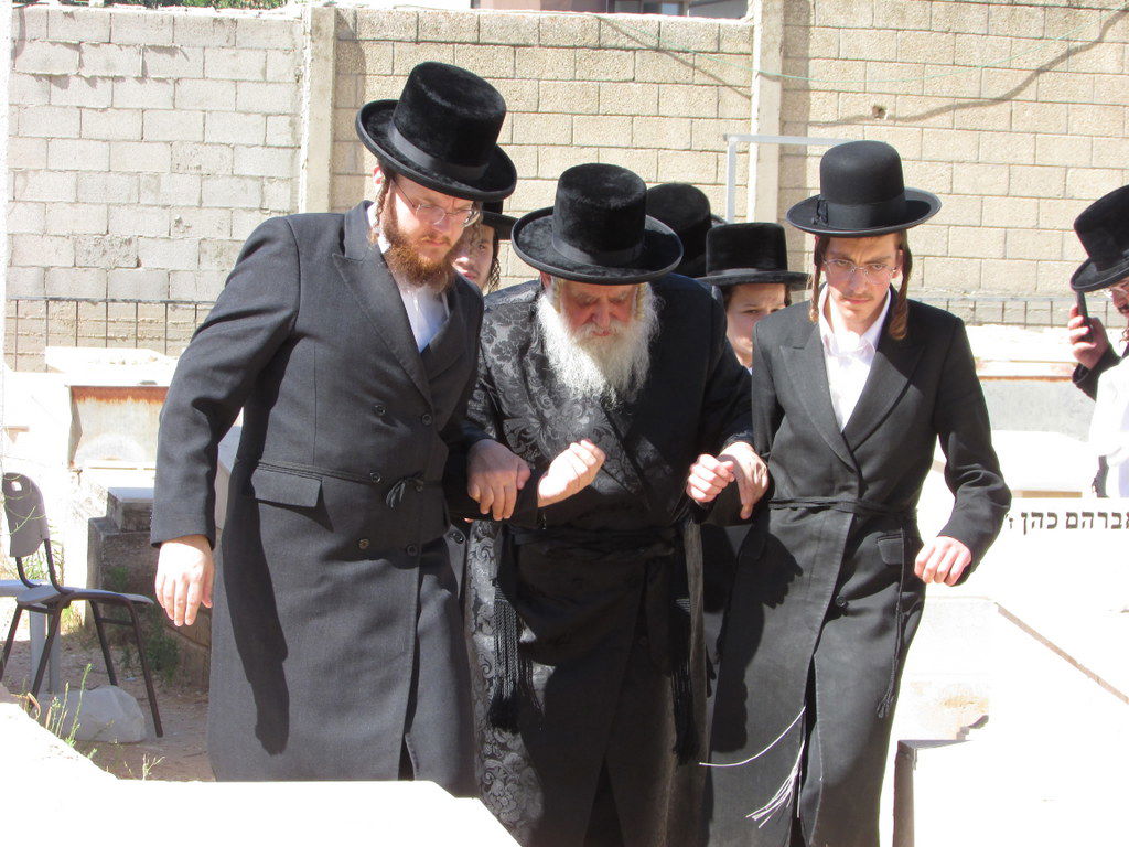 הילולא קדישא בקאסוב ויז'ניץ