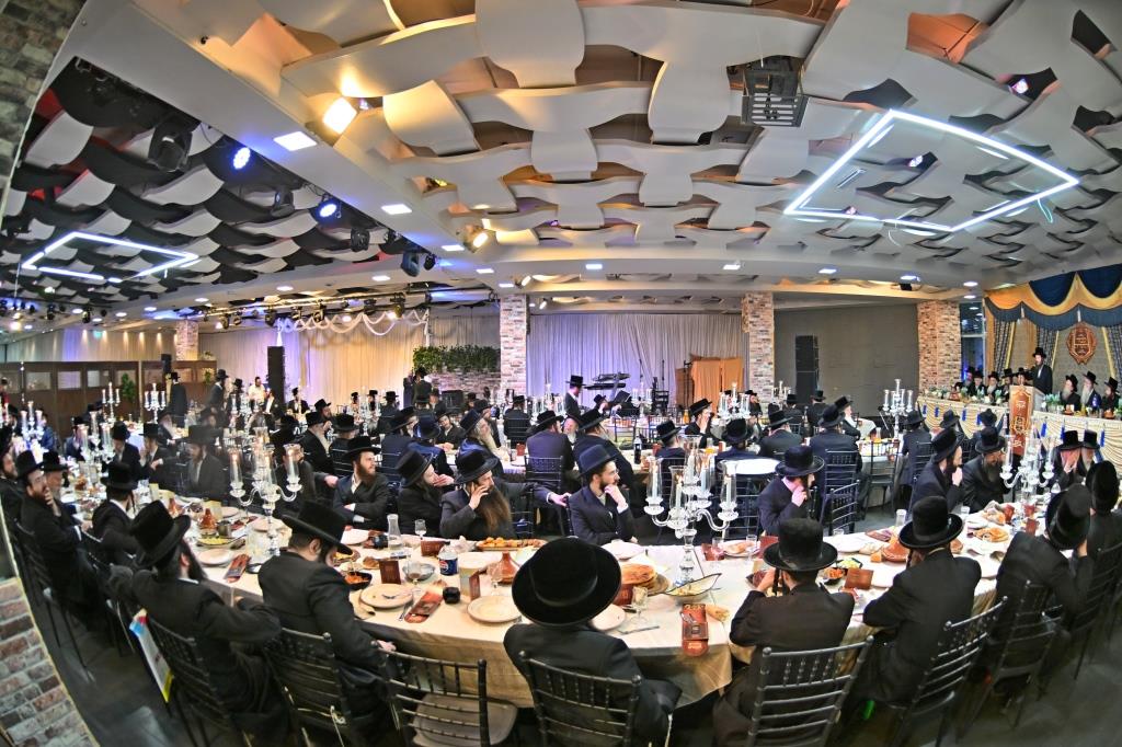 מעמד כבוד התורה למצטייני מפעל קנין ההלכה דחסידי באבוב 45