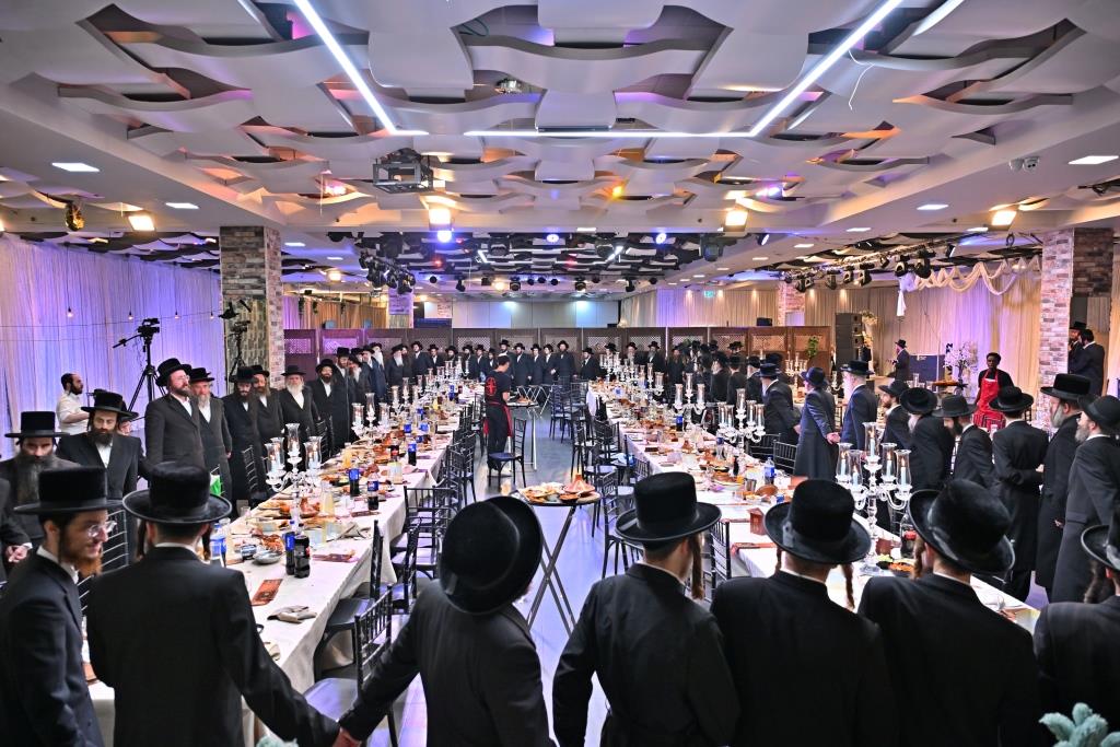 מעמד כבוד התורה למצטייני מפעל קנין ההלכה דחסידי באבוב 45