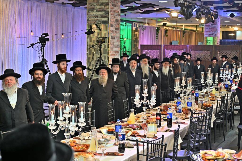 מעמד כבוד התורה למצטייני מפעל קנין ההלכה דחסידי באבוב 45