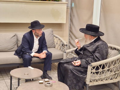 האדמו״ר מפינסק קרלין בביקור אצל יוסי ערבליך