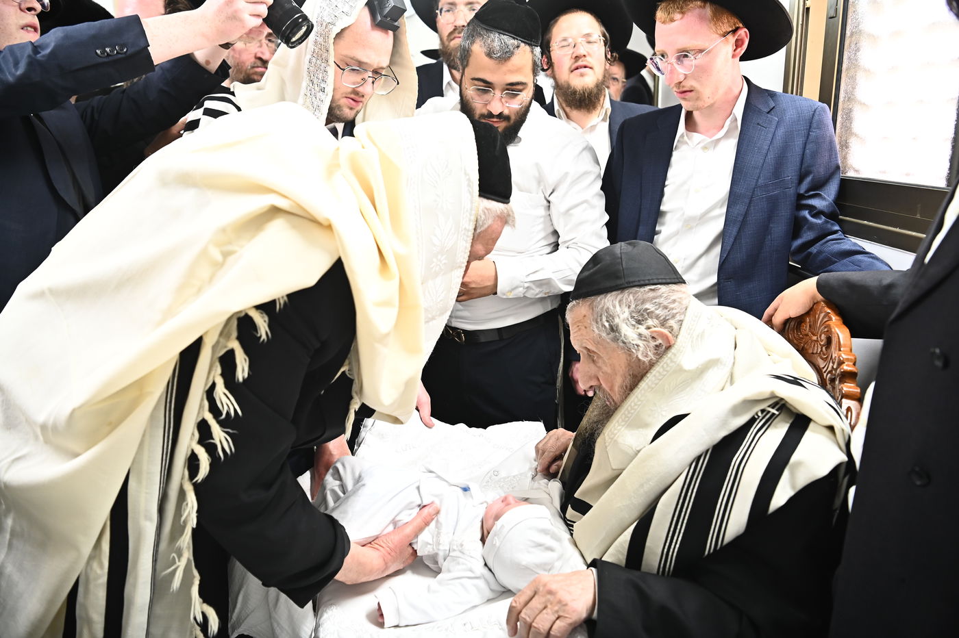 ברית לנין הגאון רבי יהודא סילמן, במעונו של הגר"ד לנדו