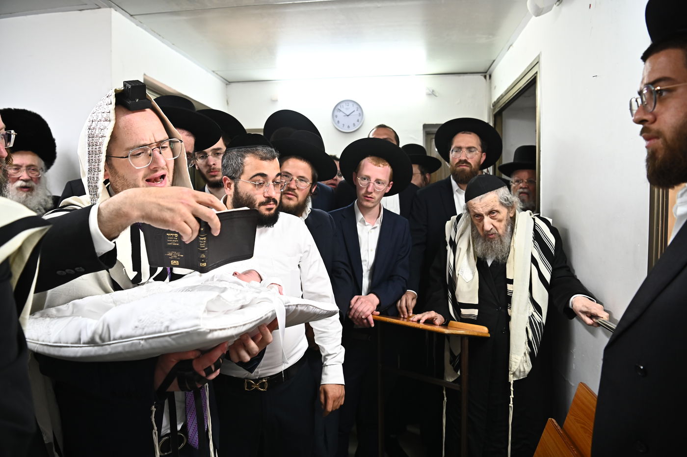 ברית לנין הגאון רבי יהודא סילמן, במעונו של הגר"ד לנדו