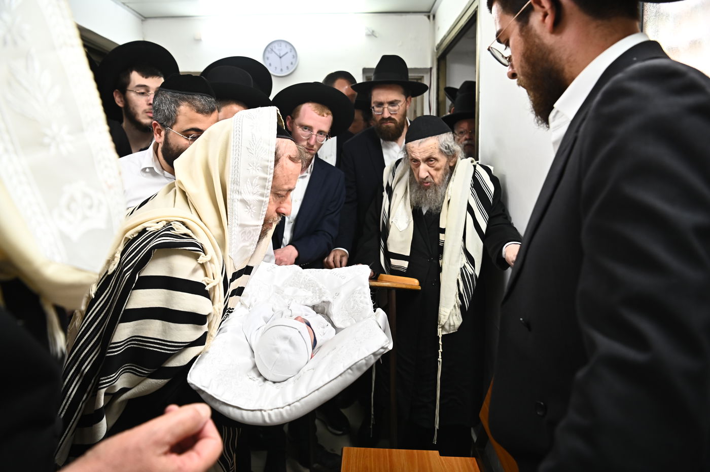 ברית לנין הגאון רבי יהודא סילמן, במעונו של הגר"ד לנדו