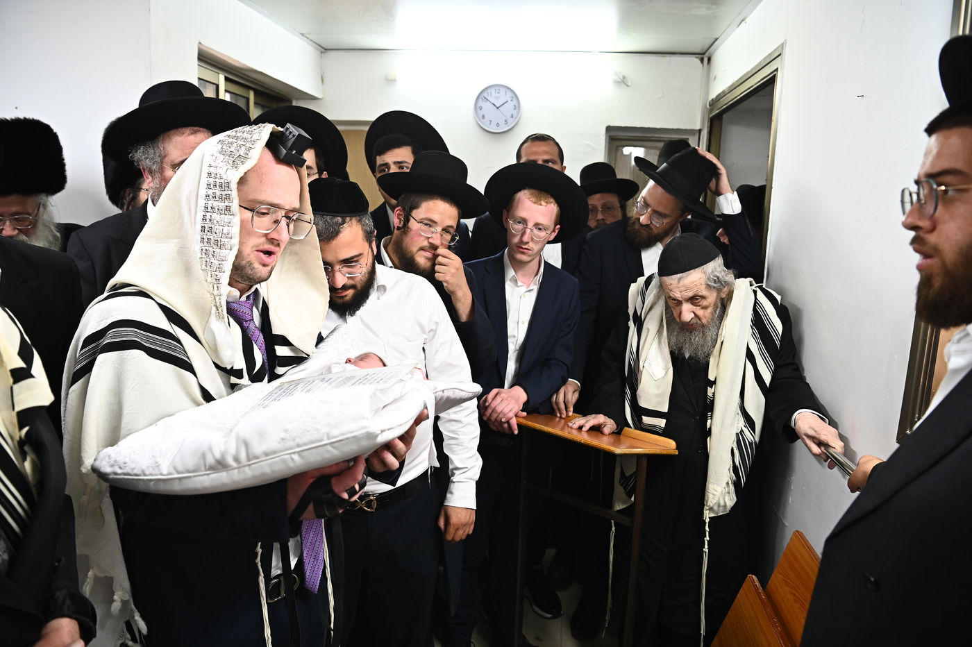 ברית לנין הגאון רבי יהודא סילמן, במעונו של הגר"ד לנדו