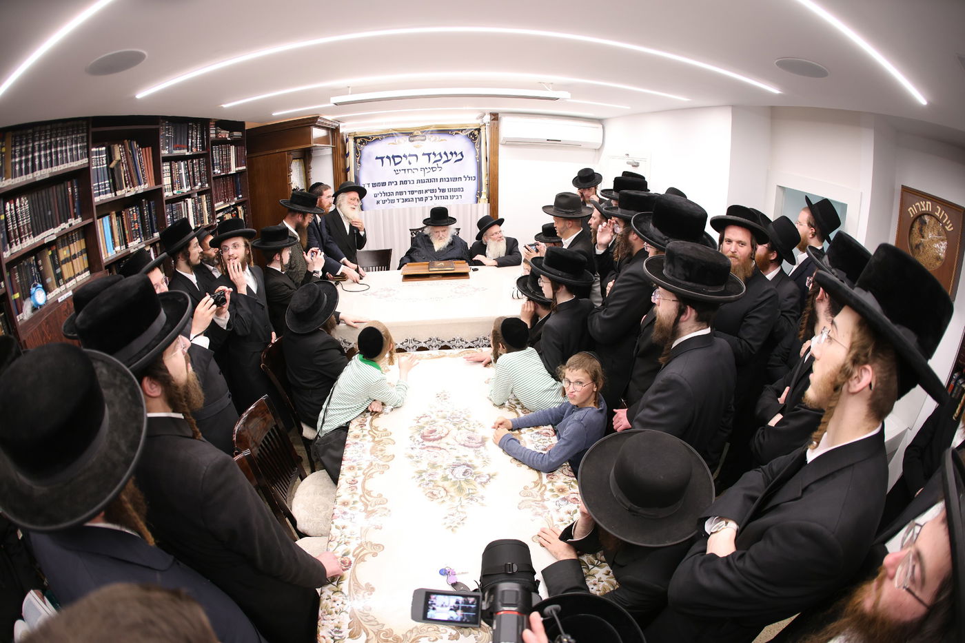 הגר"מ שטרנבוך בפתיחת סניף חדש לרשת כוללי תשובות