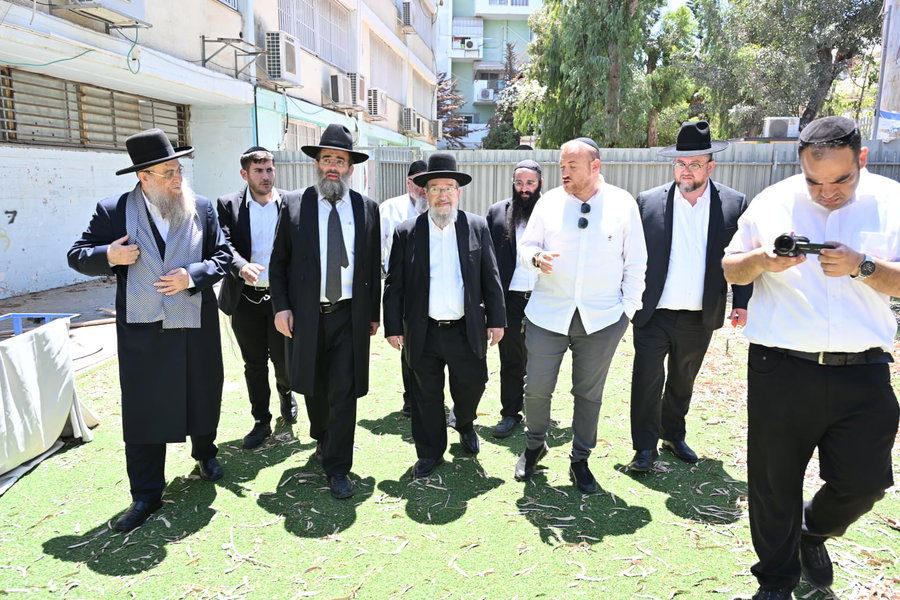 הגאון הרב אפרים לניאדו, בביקור במוסדות 'יצחק ירנן'
