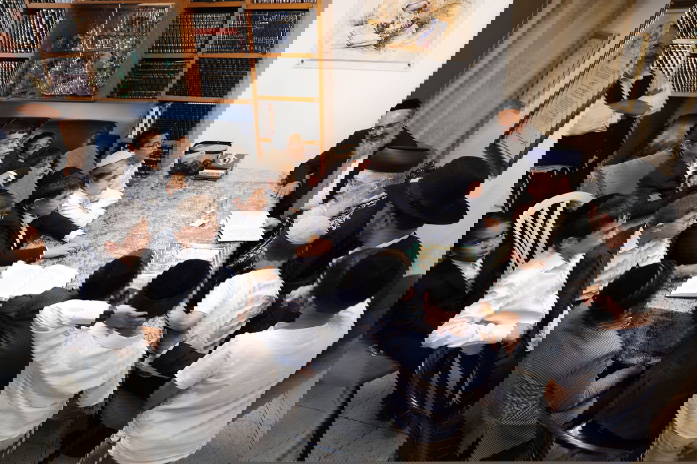 תלמידי 'חניכי התורה - תורת יהושע' אצל הראשל"צ הגר"י יוסף