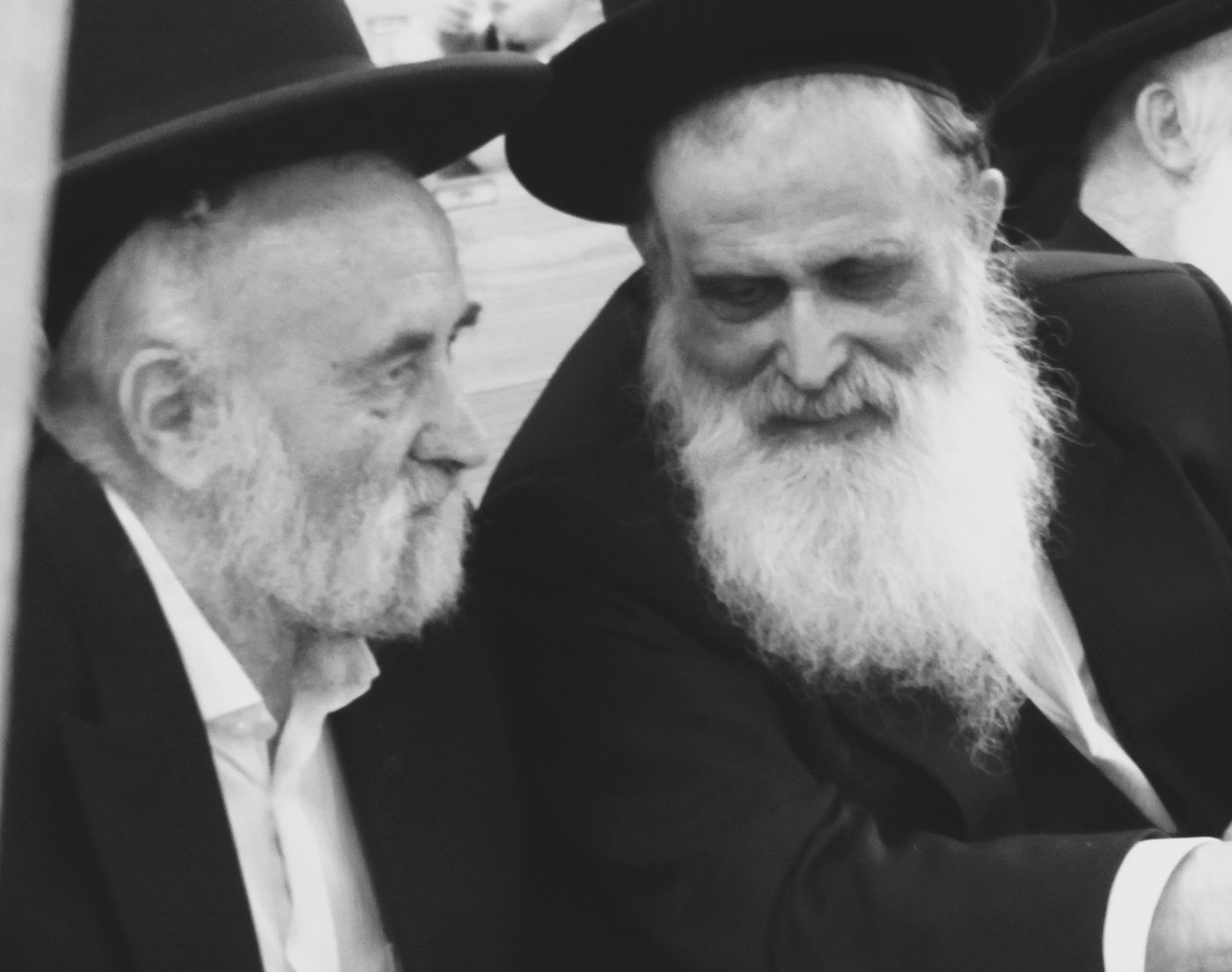 הרב חיים יצחק פרייזלר ז"ל, עם מחותנו הרה"ח ר' משה איצקוביץ ז"ל