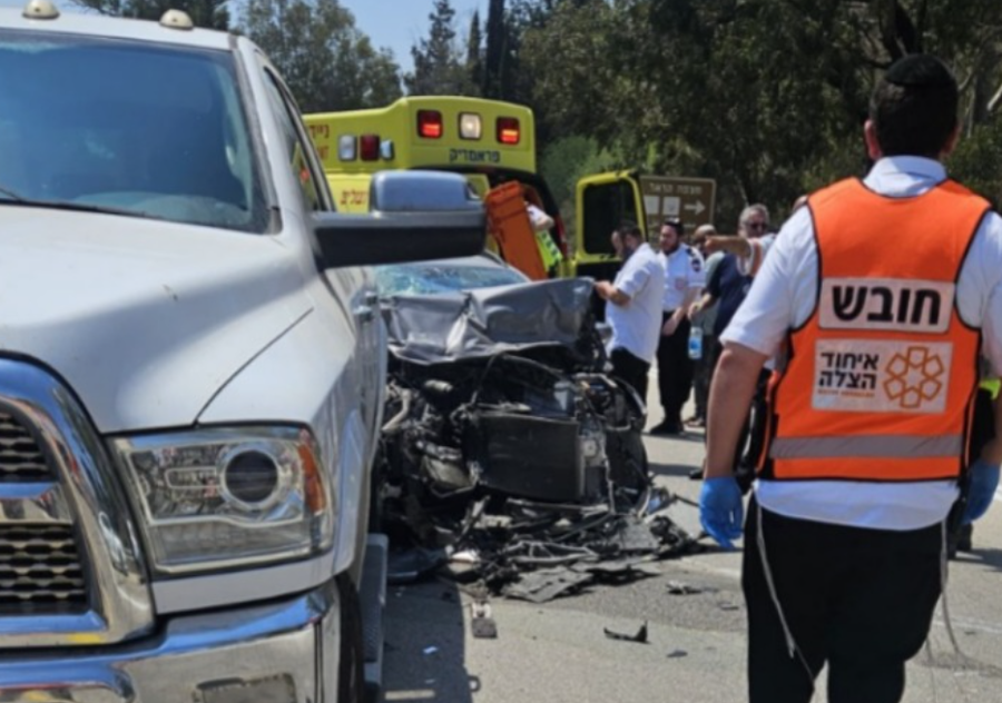 הזירה הקשה