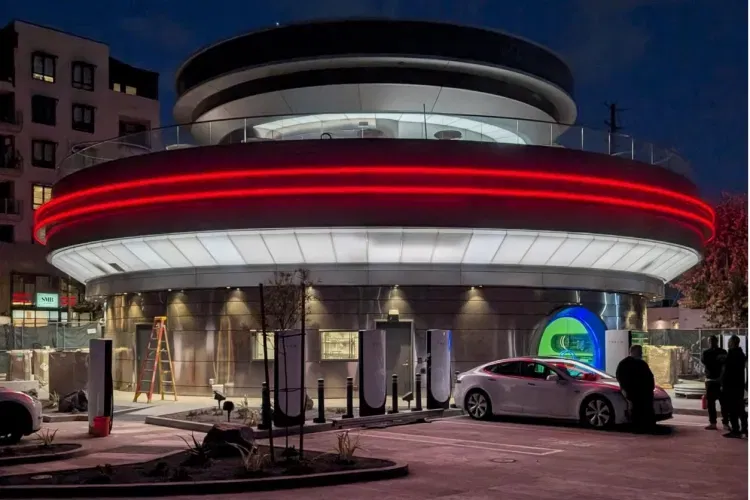 מסעדת דרייב-אין של טסלה