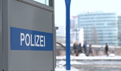 סערה בממשלה, דרמה בלב ים ואימה באירופה - אלו כותרות היום | צפו