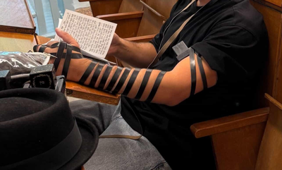 כוכב הרשת והזמר סיפר בהתרגשות: "התפללתי שחרית במניין"