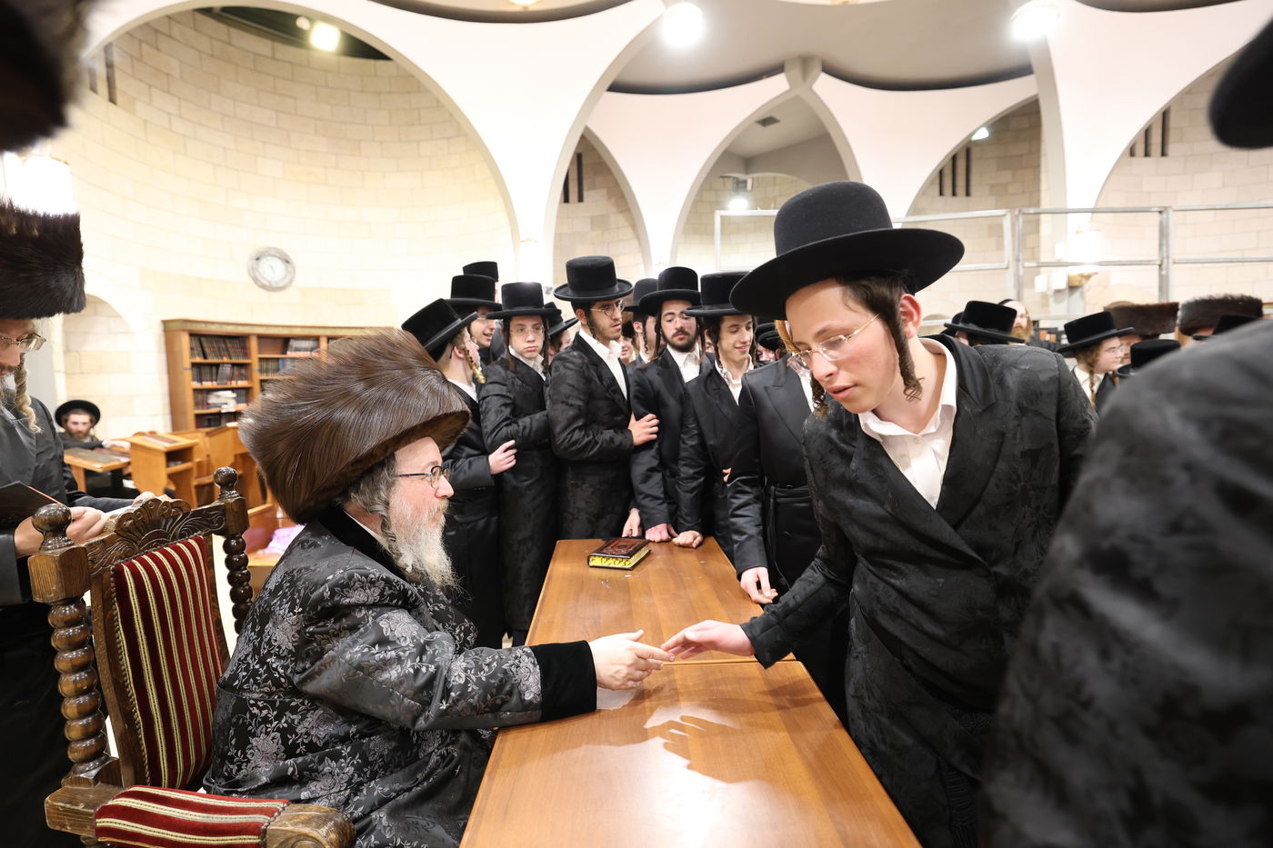 'שבת כותל' בחצר הקודש ביאלה ב"ב