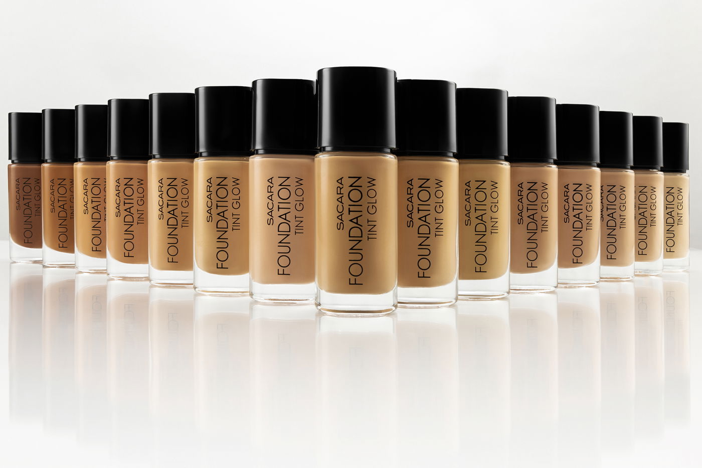 הקולקציה כוללת 15 גוונים של מיקאפ טינט GLOW, 15 גוונים של מייקאפ MATTE ו-12 קונסילרים