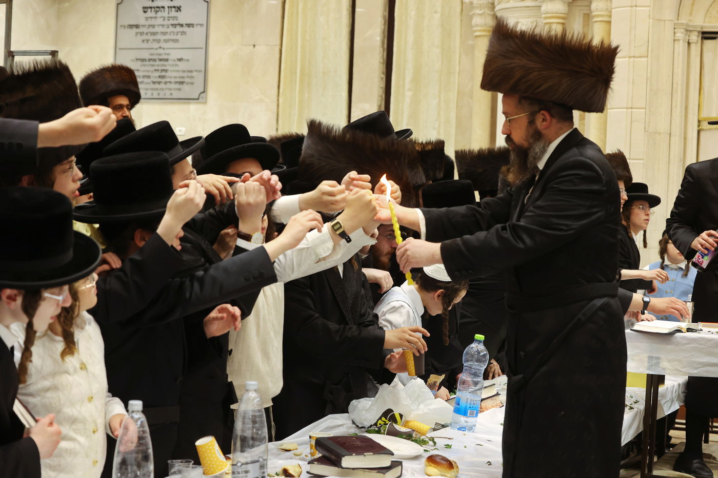 הגה"צ רבי אלימלך בידרמן בהבדלה בבית שמש