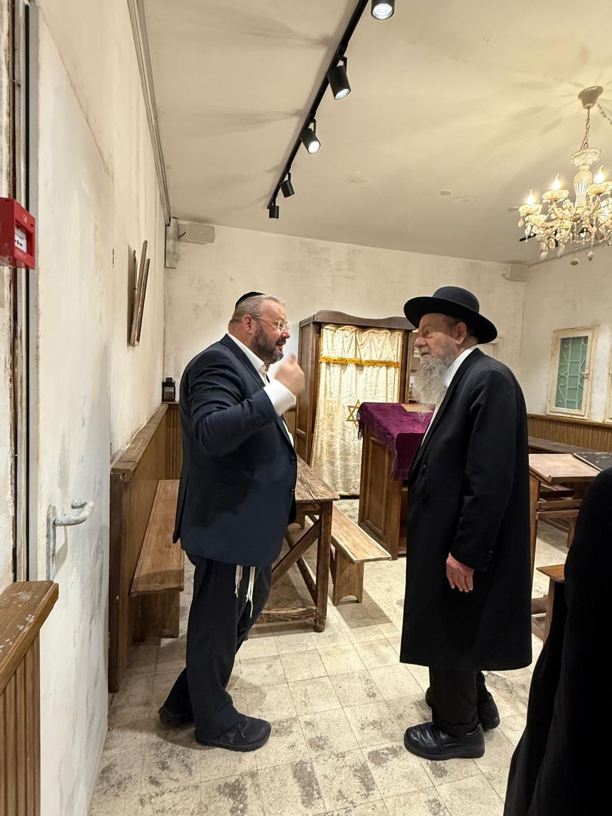 גדולי ישראל במסע מרגש אל ליבת הקודש בבית החזון איש